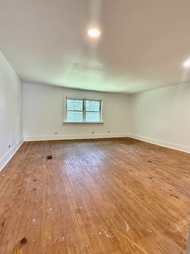 Building Photo - 1135 KY-519