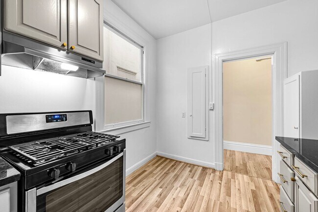 Building Photo - 1115 Polk St