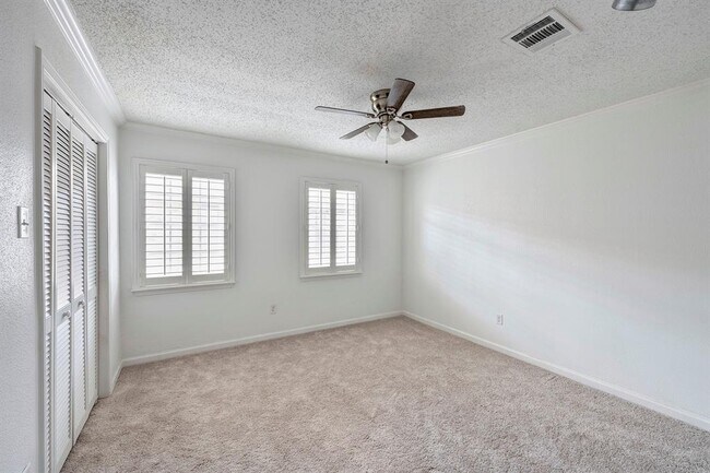 Building Photo - 1715 Moritz Dr