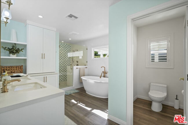 Building Photo - 4875 Bluebell Ave