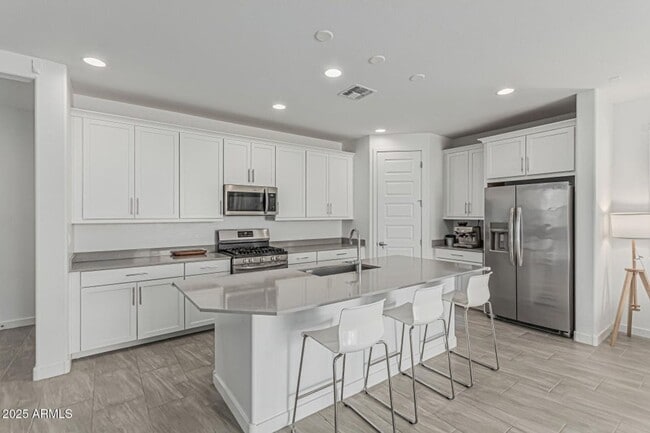 Building Photo - Newer Built 3 Bedroom/2 Bath Single Level Home in Queen Creek! Community Pool, Splash Pad, Lakes ...