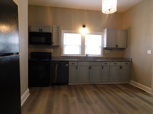 Building Photo - 85 Crowell Dr NW