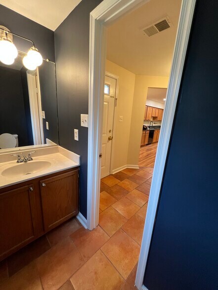 Building Photo - 13829 Bronco Pl