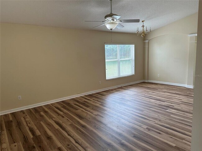 Building Photo - 1023 Cinnamon Fern Ct
