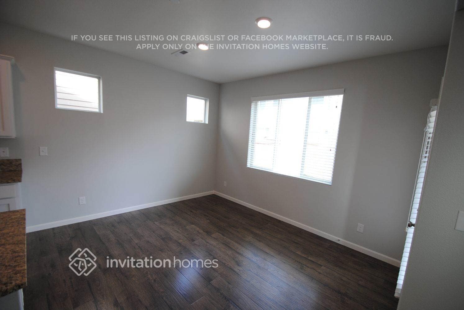 Building Photo - 606 Meadowwood Dr SW
