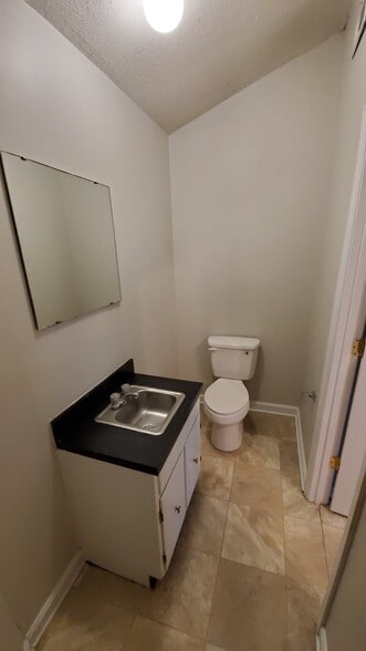 Building Photo - 735 Germantown Cir