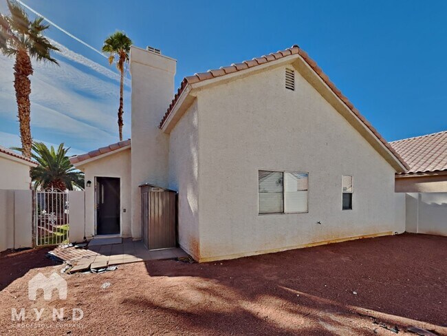 Building Photo - 5304 Del Lago Dr