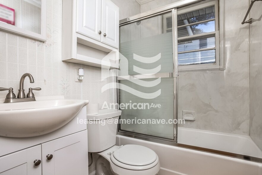 Building Photo - 1210 Carter St