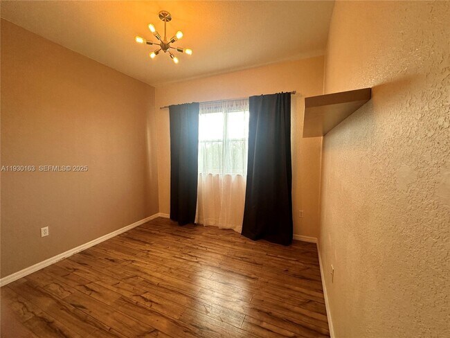 Building Photo - 10800 NW 88th Terrace