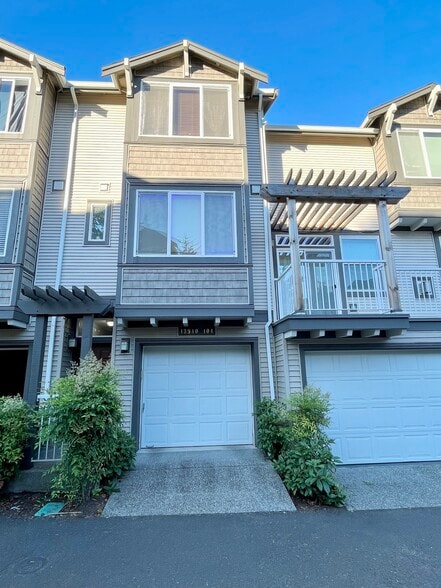 Front of Townhome - 13940 SW Scholls Ferry Rd