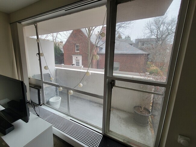 Building Photo - 29 Concord Ave