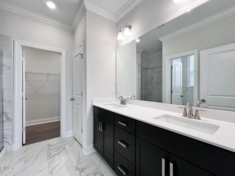 Building Photo - 413 Canyon Spring Trl