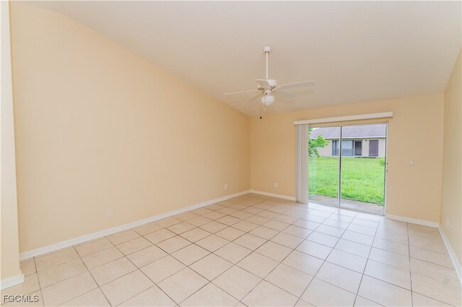 Building Photo - 867 Bedford Dr