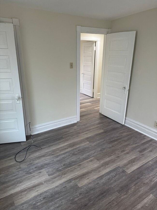 Building Photo - 3 bedroom, 1 bath, 2 story single family house