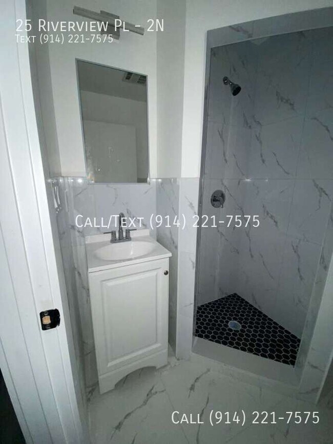 Building Photo - 25 Riverview Pl