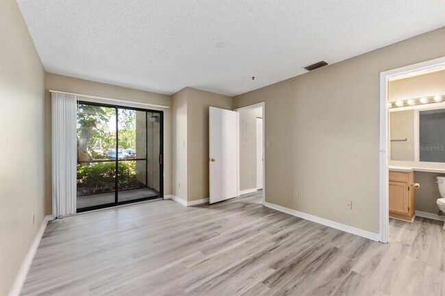 Building Photo - 4057 Crockers Lake Blvd