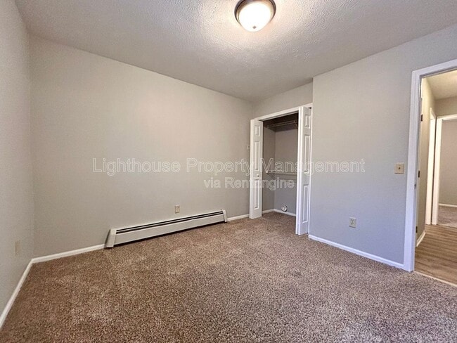 Building Photo - 2134 McKee Ave SW