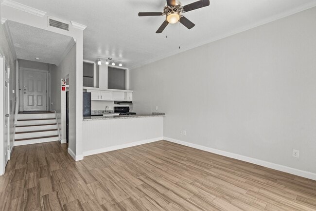 Building Photo - 7820 Seawall Blvd