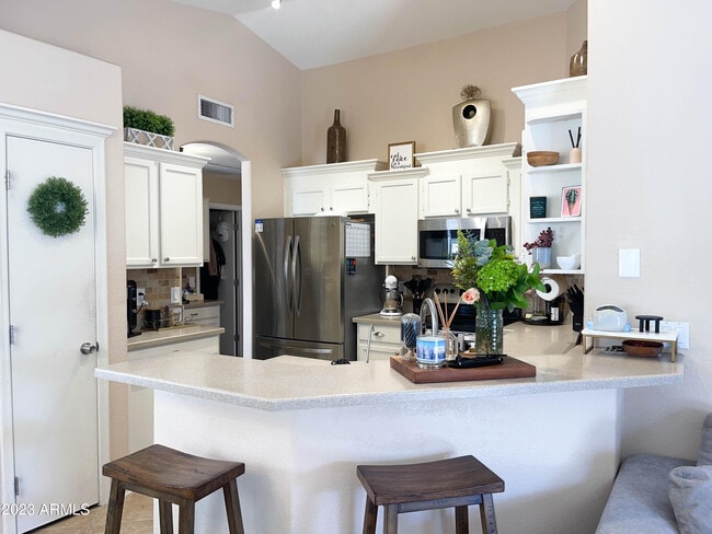 Building Photo - 1077 W Olive Ave