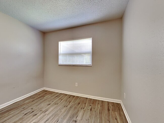 Building Photo - 2810 Bellwood Dr