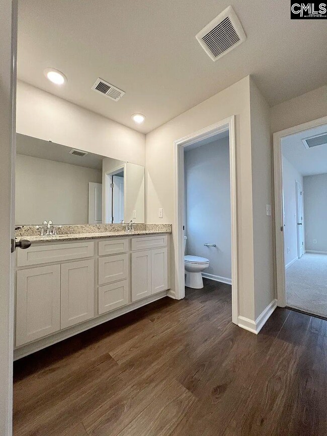 Building Photo - 199 Kitti Wake Dr