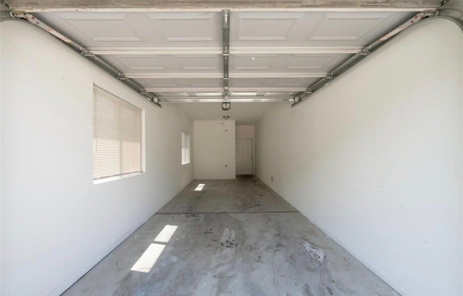 Building Photo - 14353 Shadywood Dr