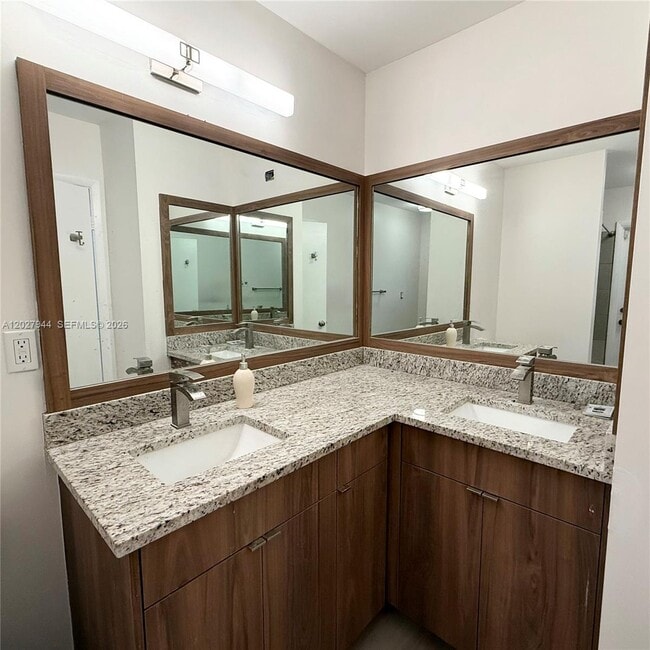 Building Photo - 9788 NW 3rd Manor