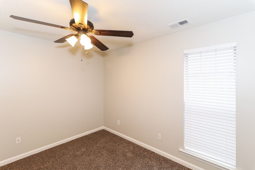 Building Photo - 10333 Cottage Oaks Dr