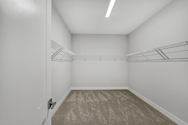 Building Photo - 13025 Feathering Wy