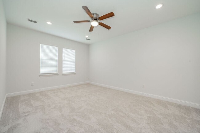 Building Photo - Beautifully Updated 3-Bed, 2-Bath Home Nea...