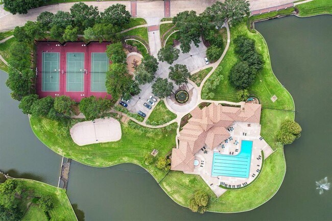 Building Photo - 12310 Lakeshore Ridge Ct