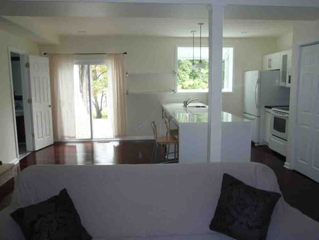 Building Photo - 23 Nelson St