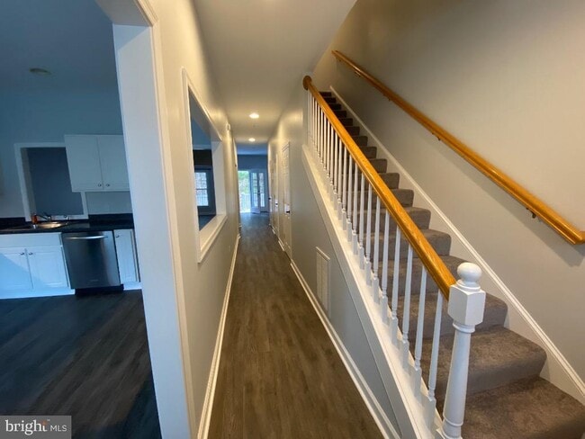 Building Photo - 28447 Pinehurst Cir