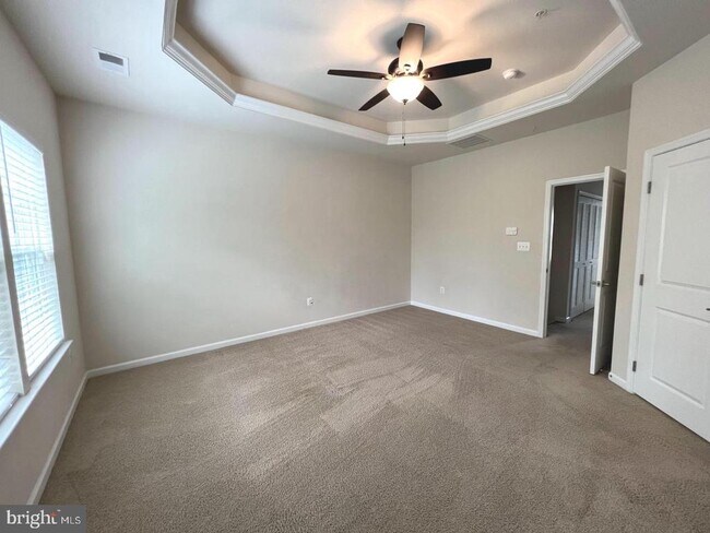 Building Photo - 356 Paladium Ct