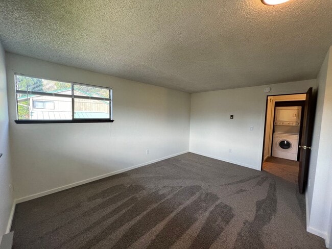 Building Photo - 2111 Knox Ave