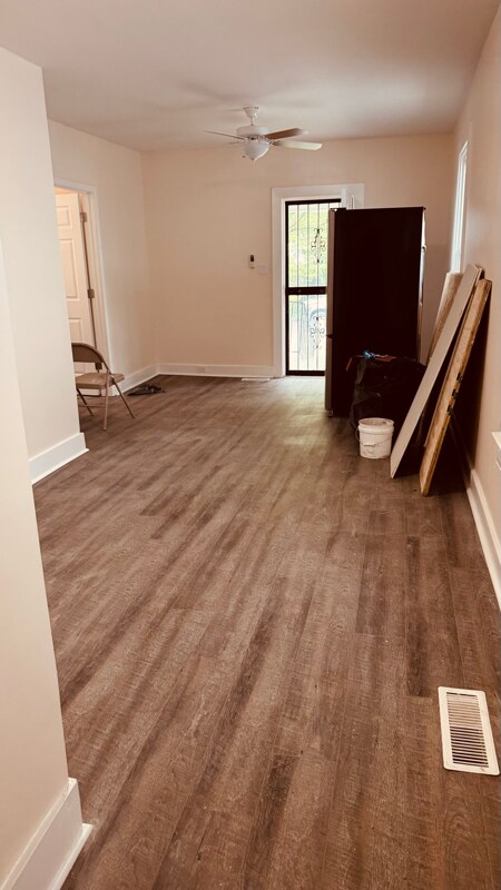 Building Photo - 504 Brentwood Ave
