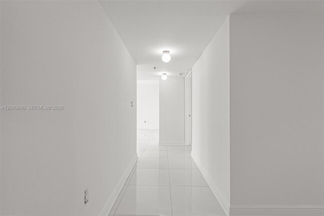 Building Photo - 6362 Collins Ave