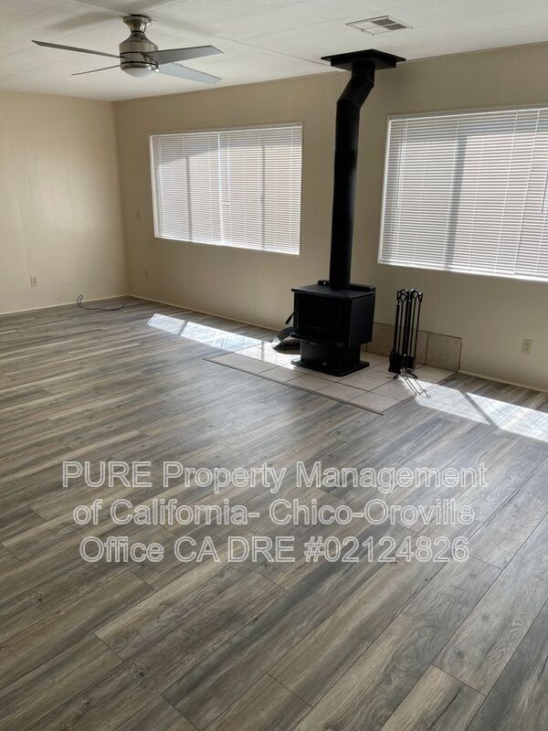 Building Photo - 533 Silver Leaf Dr
