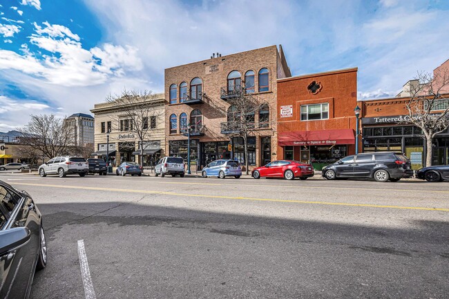 Building Photo - Downtown Loft, Historic Building, Remodeled,