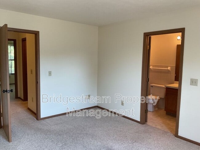 Building Photo - 4579 Burchdale St