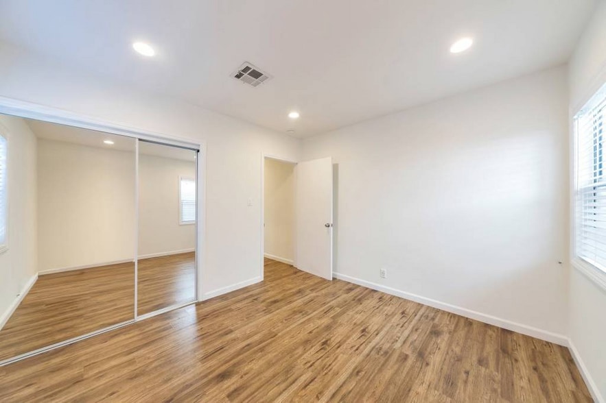 Building Photo - 11613 Haynes St