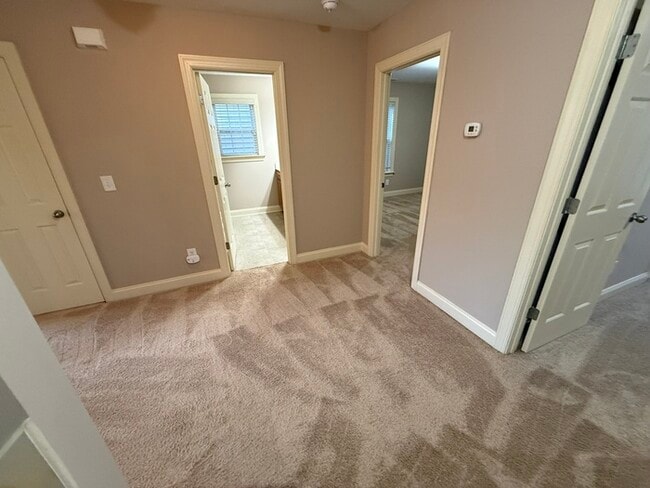 Building Photo - HUGE 5 Bedroom 3 Stroy Home with Fenced in...