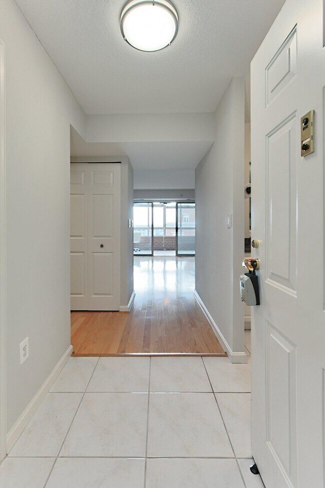 Building Photo - 2181 Jamieson Ave
