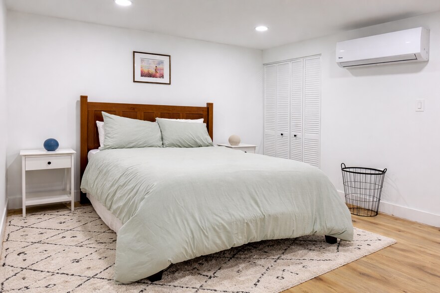 Building Photo - 6540 Windham Ave