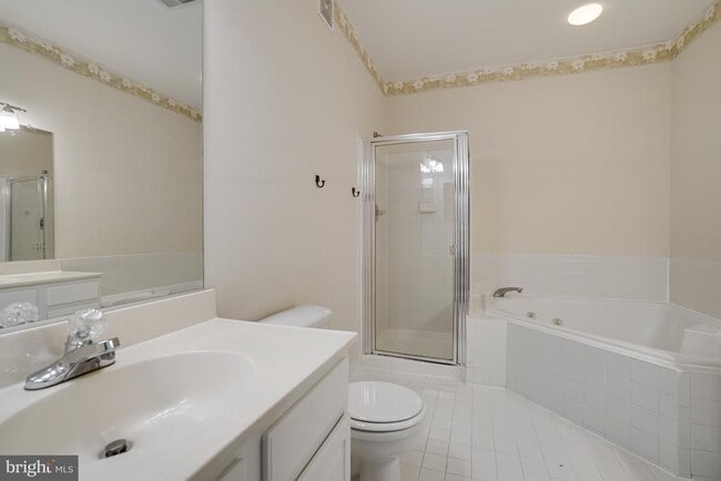 Building Photo - 6490 Tayack Pl