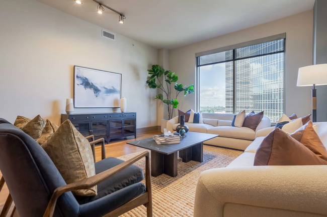 Building Photo - Your New Home Comes with 2 Weeks Free & $500!