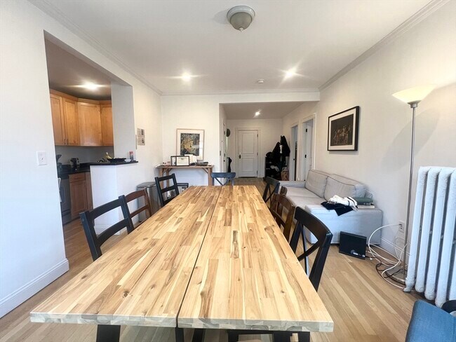 Building Photo - 55 Magazine St