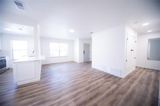 Building Photo - 3233 S University Dr