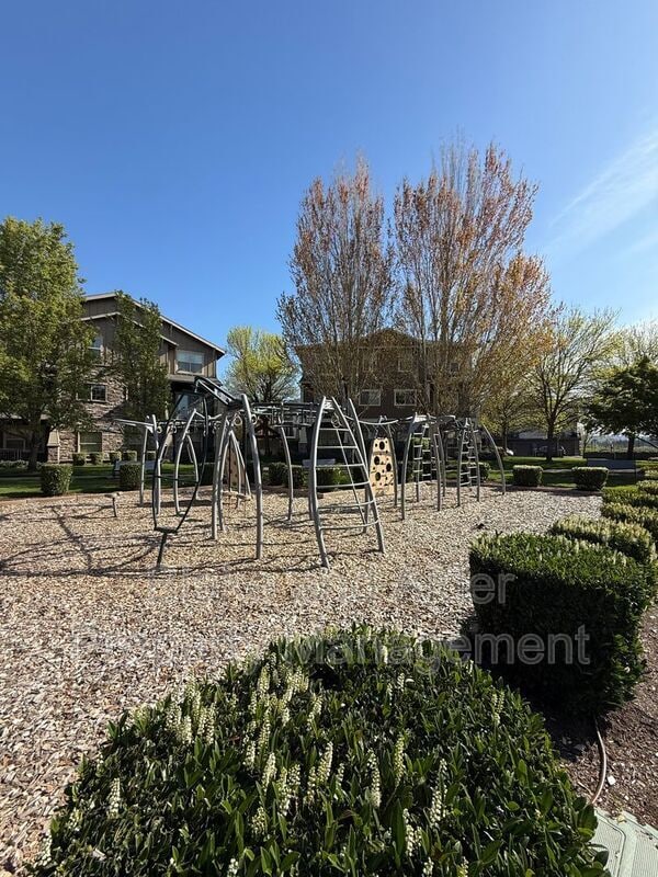 Building Photo - 8758 NE Delamere Way