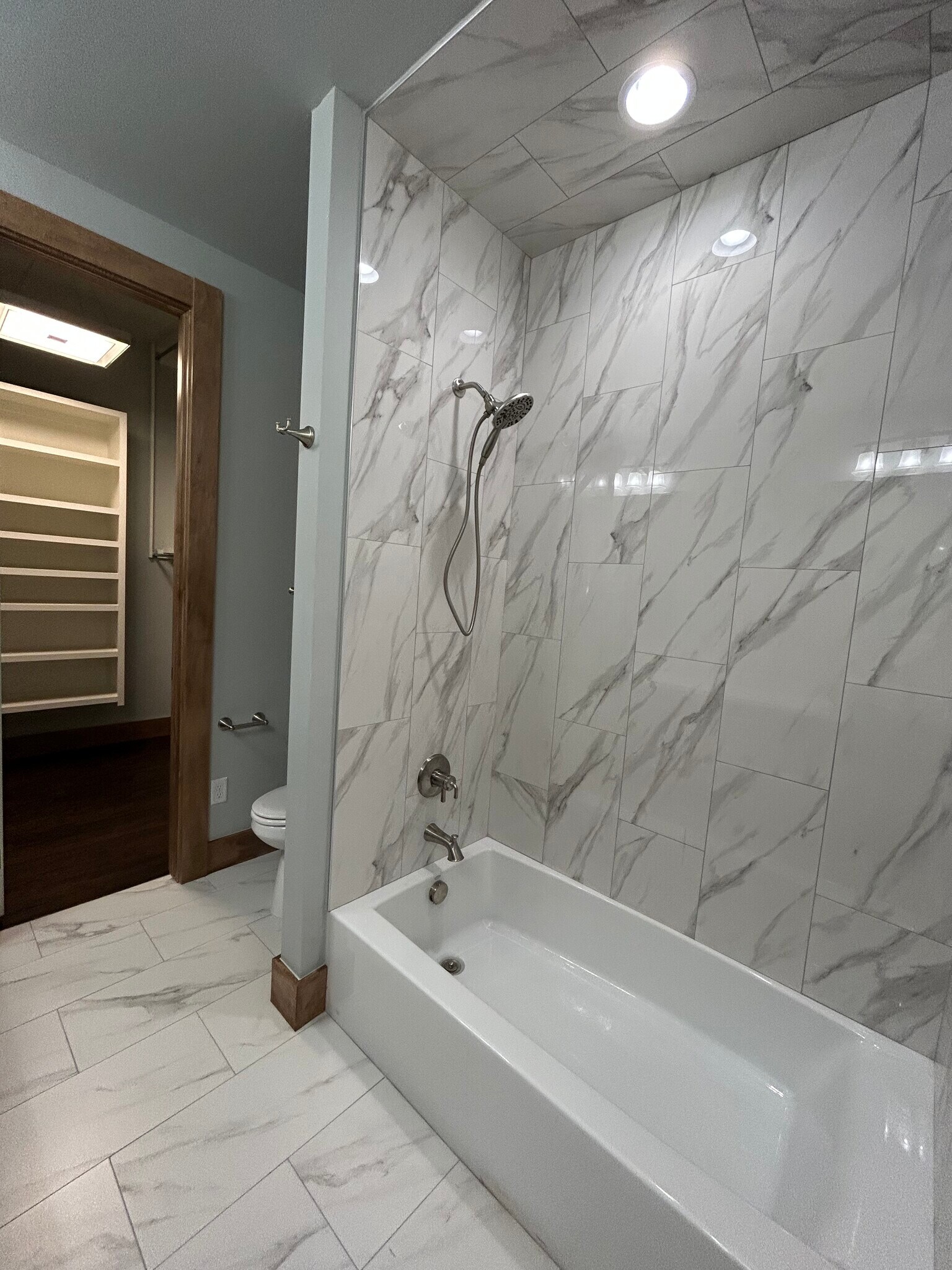 Master Bathroom and walk-in closet - 20980 Cortona Dr